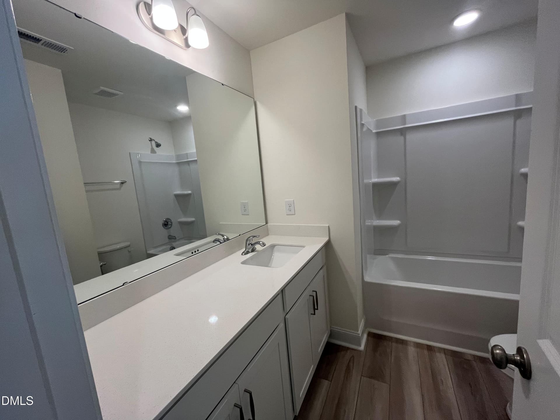 Bath 2 - 1315 Hammond Drive, Mebane, NC 27302