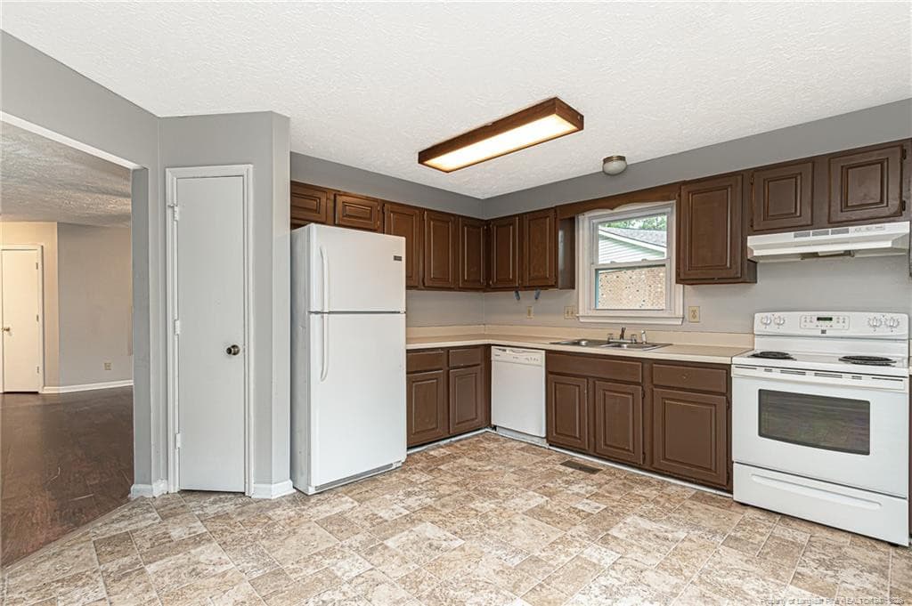 Photo 12 - 110 Bruce Lane, Spring Lake, NC 28390