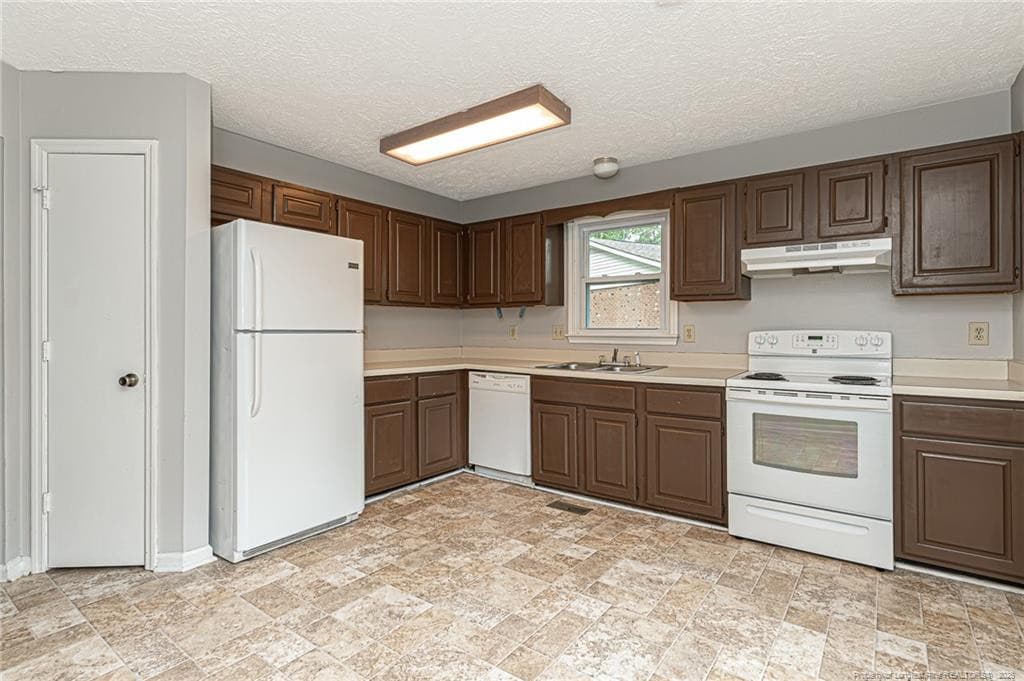 Photo 15 - 110 Bruce Lane, Spring Lake, NC 28390
