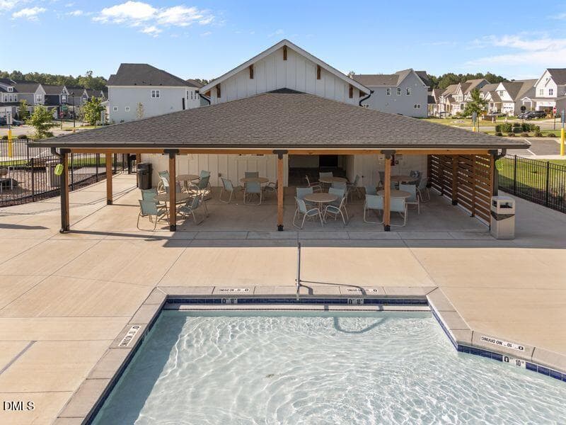 Perch pool - 1969 Wendell Valley Boulevard, Wendell, NC 27591