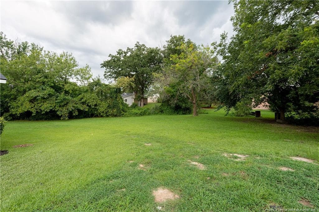 Large side yard - 6603 Radcliff Ct Court, Fayetteville, NC 28311, Fayetteville