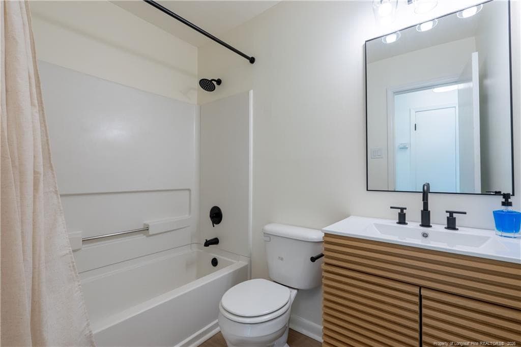 hallway full bath - 6603 Radcliff Ct Court, Fayetteville, NC 28311, Fayetteville