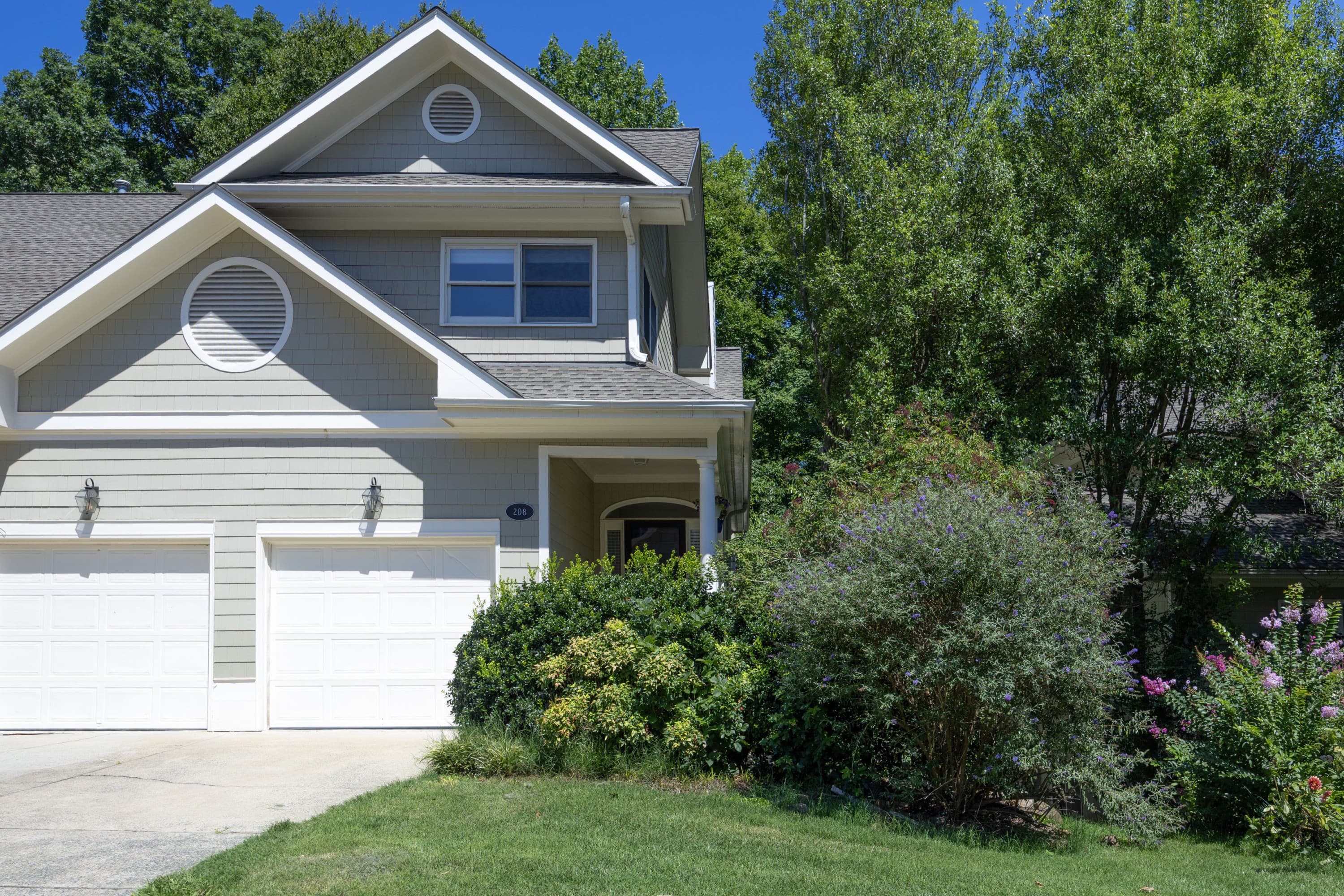 01Front.jpg - 208 W Columbia Place W, Chapel Hill, NC 27516, Chapel Hill