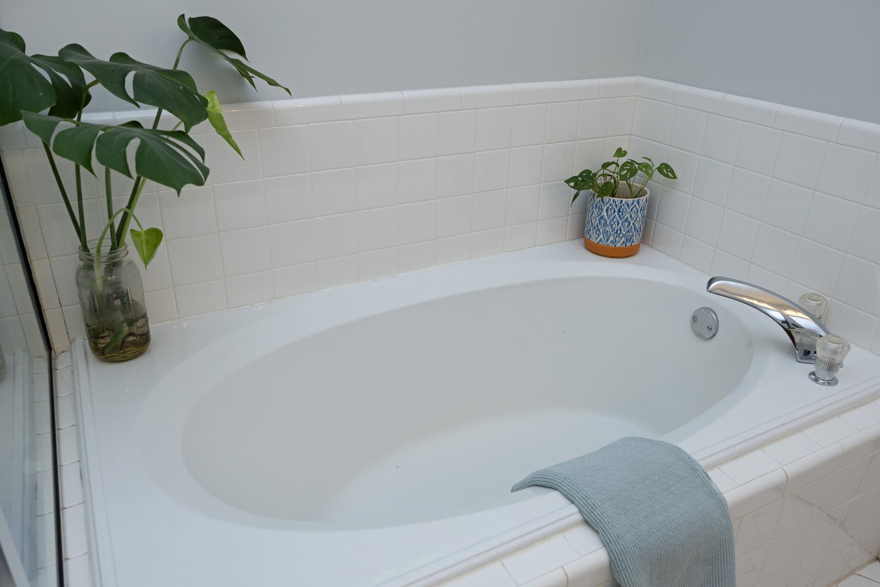 22Bath.jpg - 208 W Columbia Place W, Chapel Hill, NC 27516, Chapel Hill