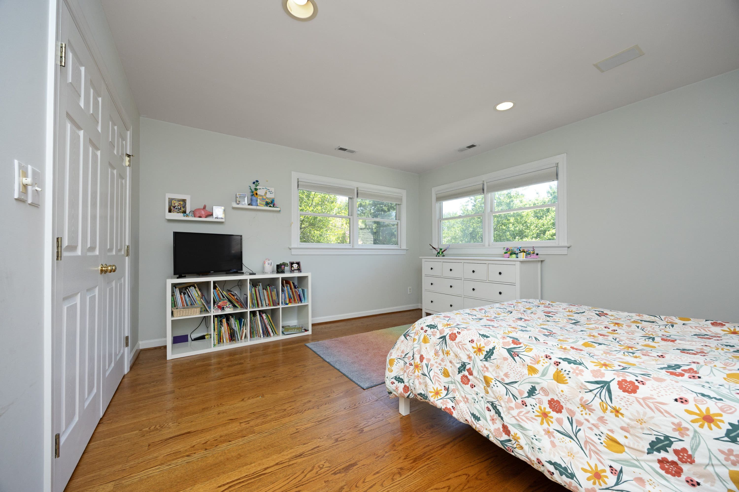 24Bedroom2.jpg - 208 W Columbia Place W, Chapel Hill, NC 27516, Chapel Hill