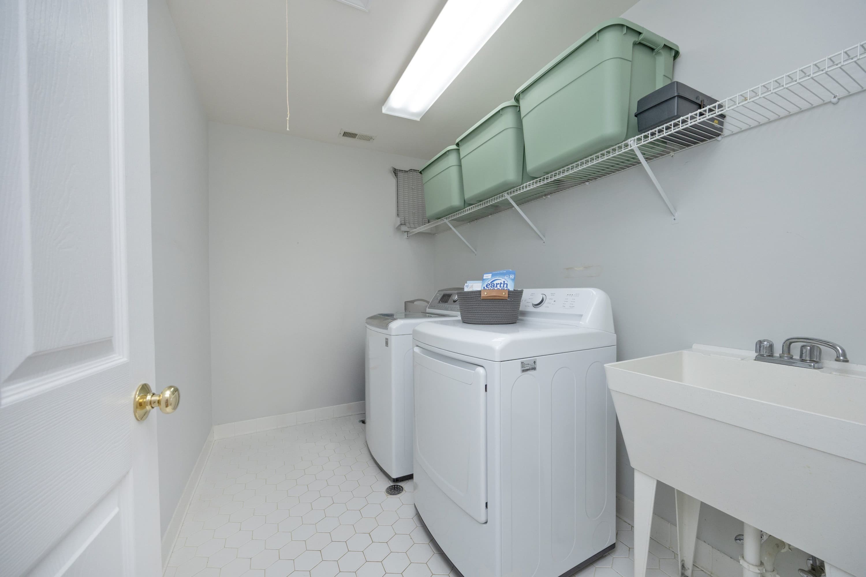 26LaundryRoom.jpg - 208 W Columbia Place W, Chapel Hill, NC 27516, Chapel Hill