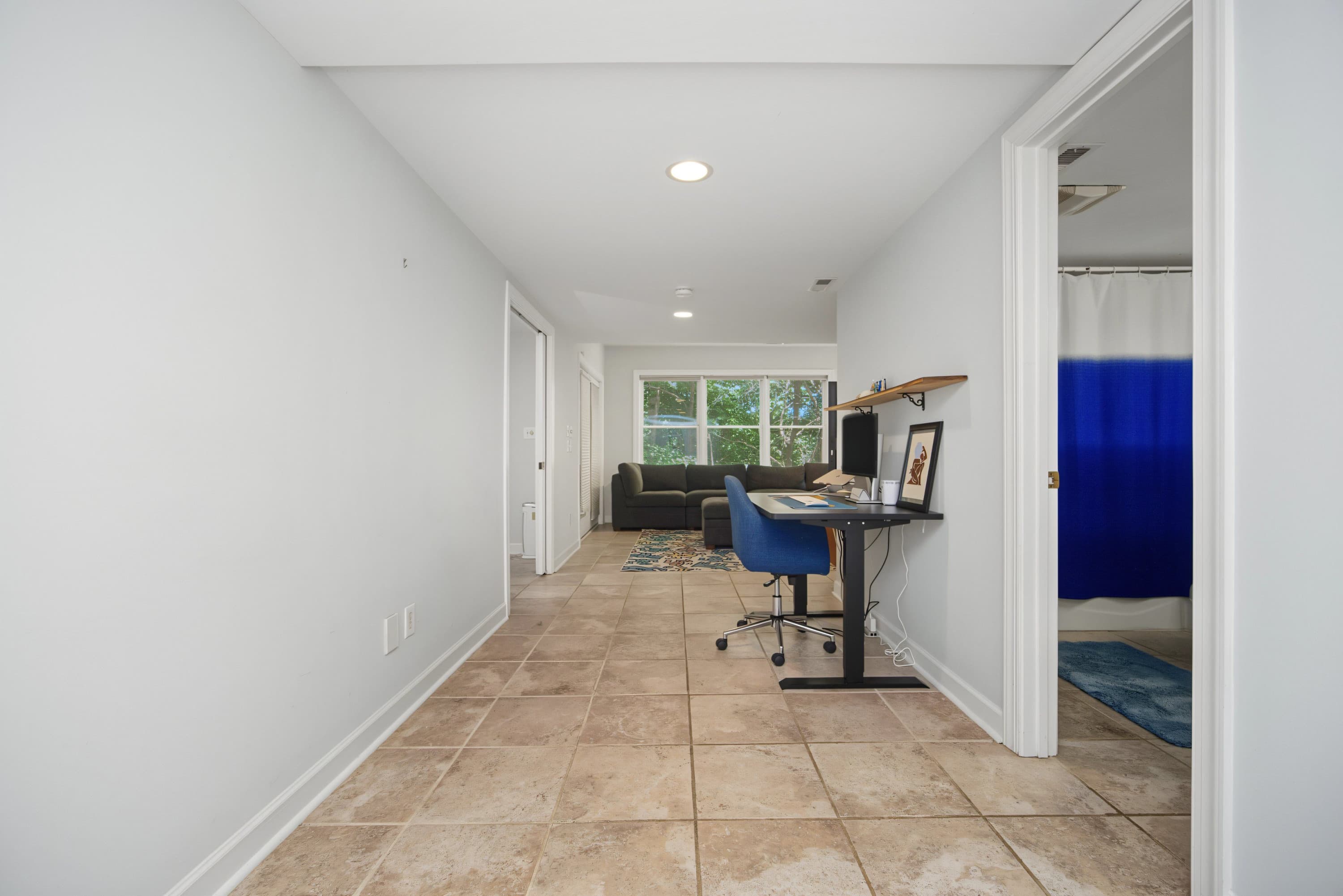 29LowerHallway.jpg - 208 W Columbia Place W, Chapel Hill, NC 27516, Chapel Hill