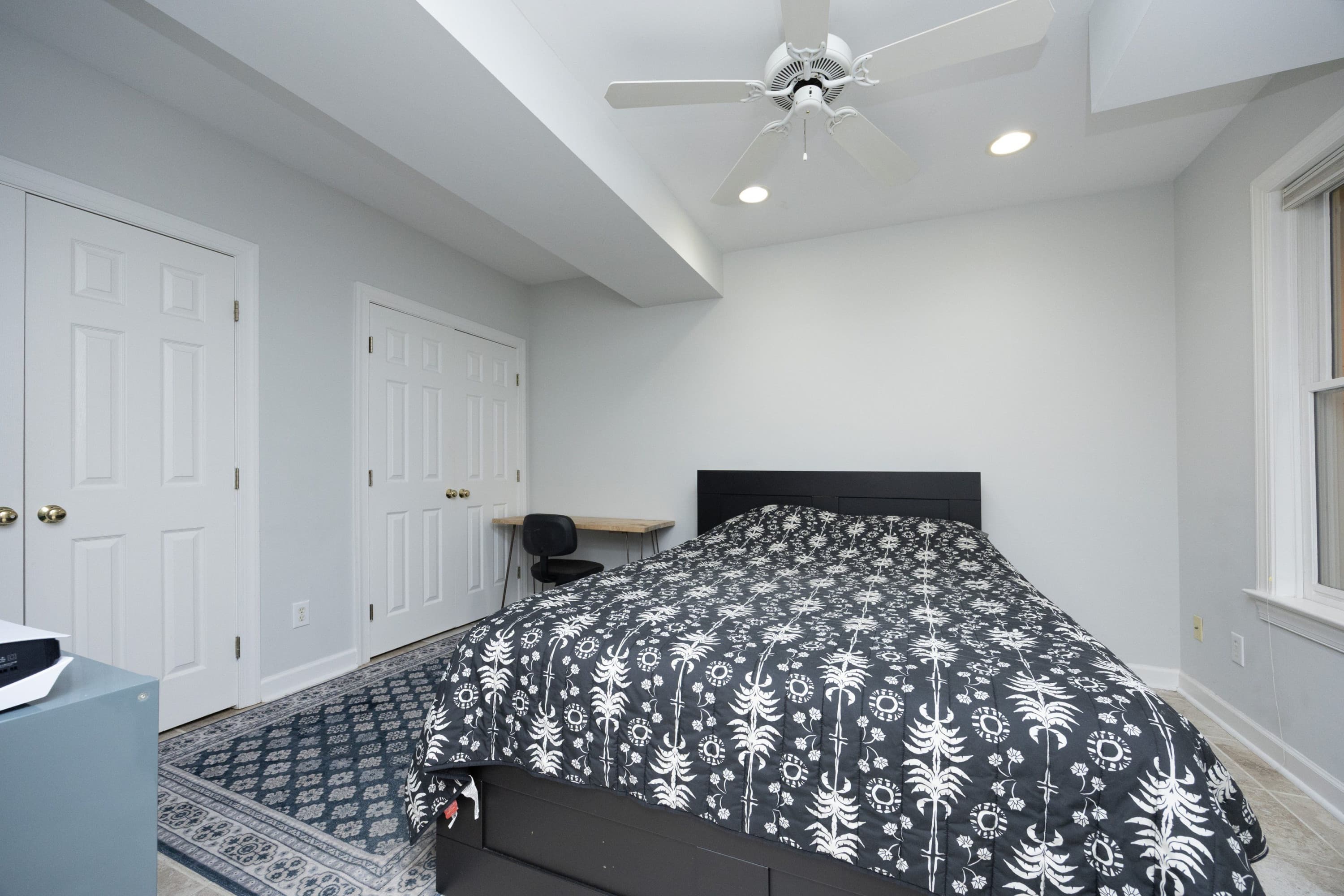 31Bedroom3.jpg - 208 W Columbia Place W, Chapel Hill, NC 27516, Chapel Hill