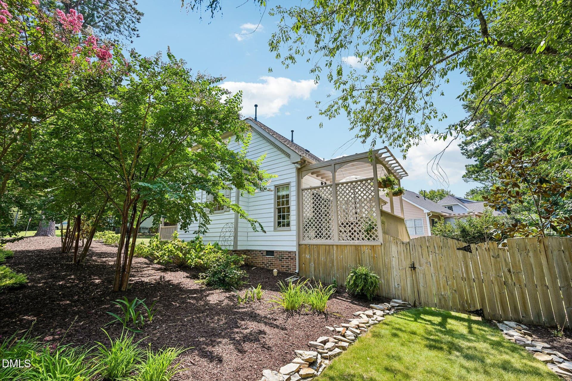 53-web-or-mls-Burnt Pine Ct-S1208-053 - 300 Burnt Pine Court, Apex, NC 27502