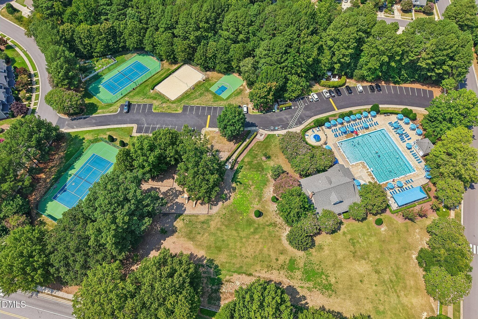 87-web-or-mls-Burnt Pine Ct-1208-918 - 300 Burnt Pine Court, Apex, NC 27502