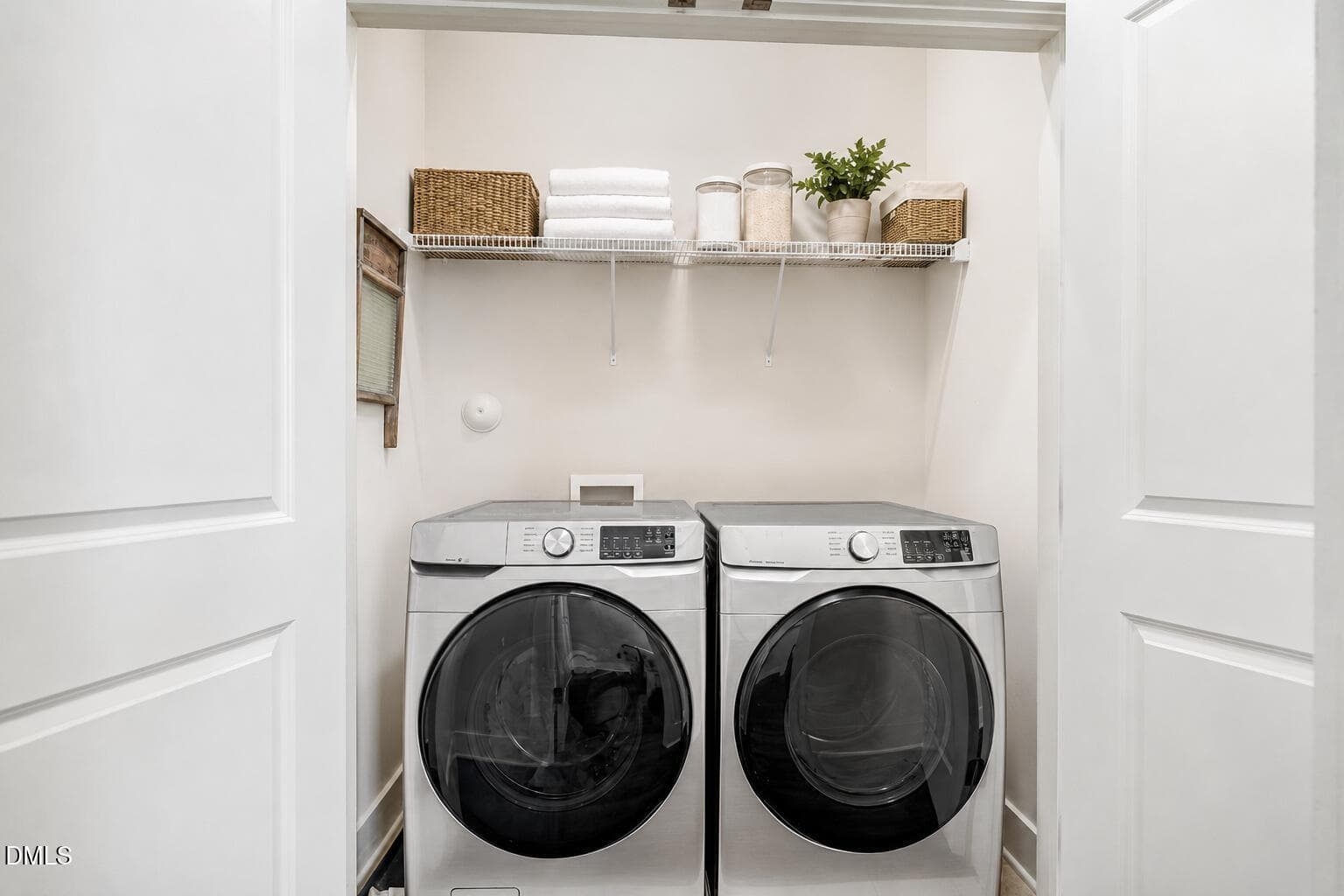 Laundry Center (Washer/Dryer Convey!) - 259 Tobacco Farm Way, Chapel Hill, NC 27516, Chapel Hill