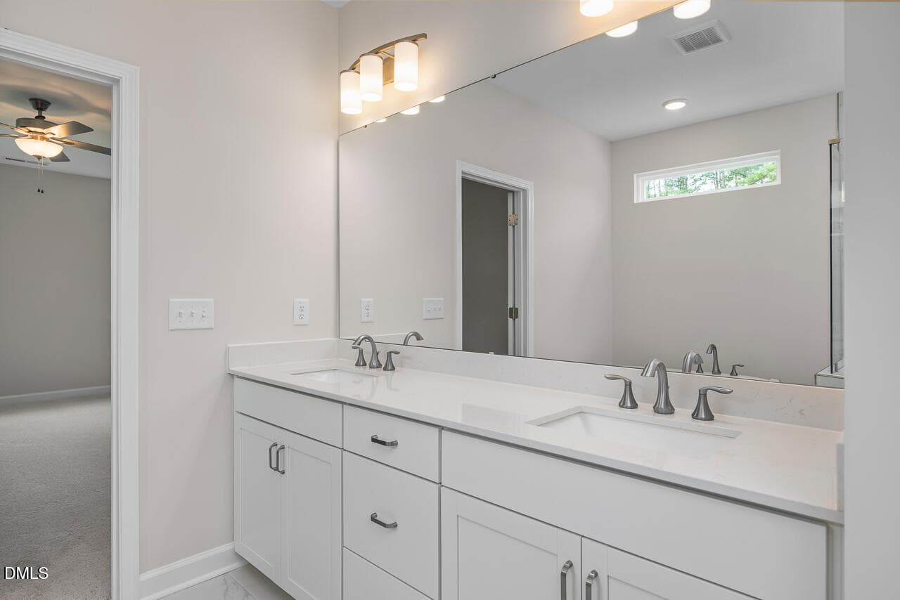 Sample Photo - 559 Whinfield Place, Aberdeen, NC 28315