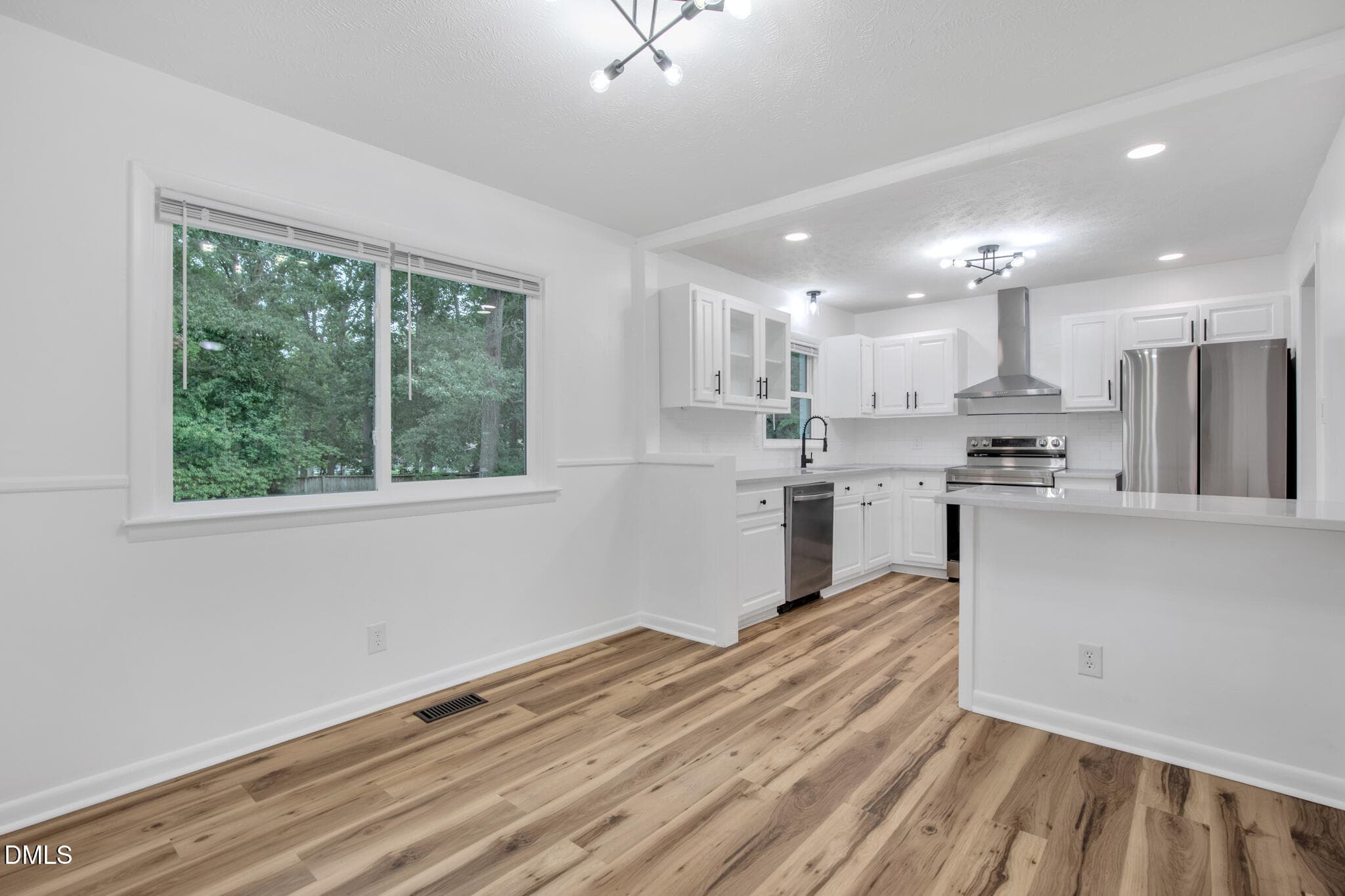 1515 Grandview Dr(11 of 39) - 1515 Grandview Drive, Fayetteville, NC 28314, Fayetteville