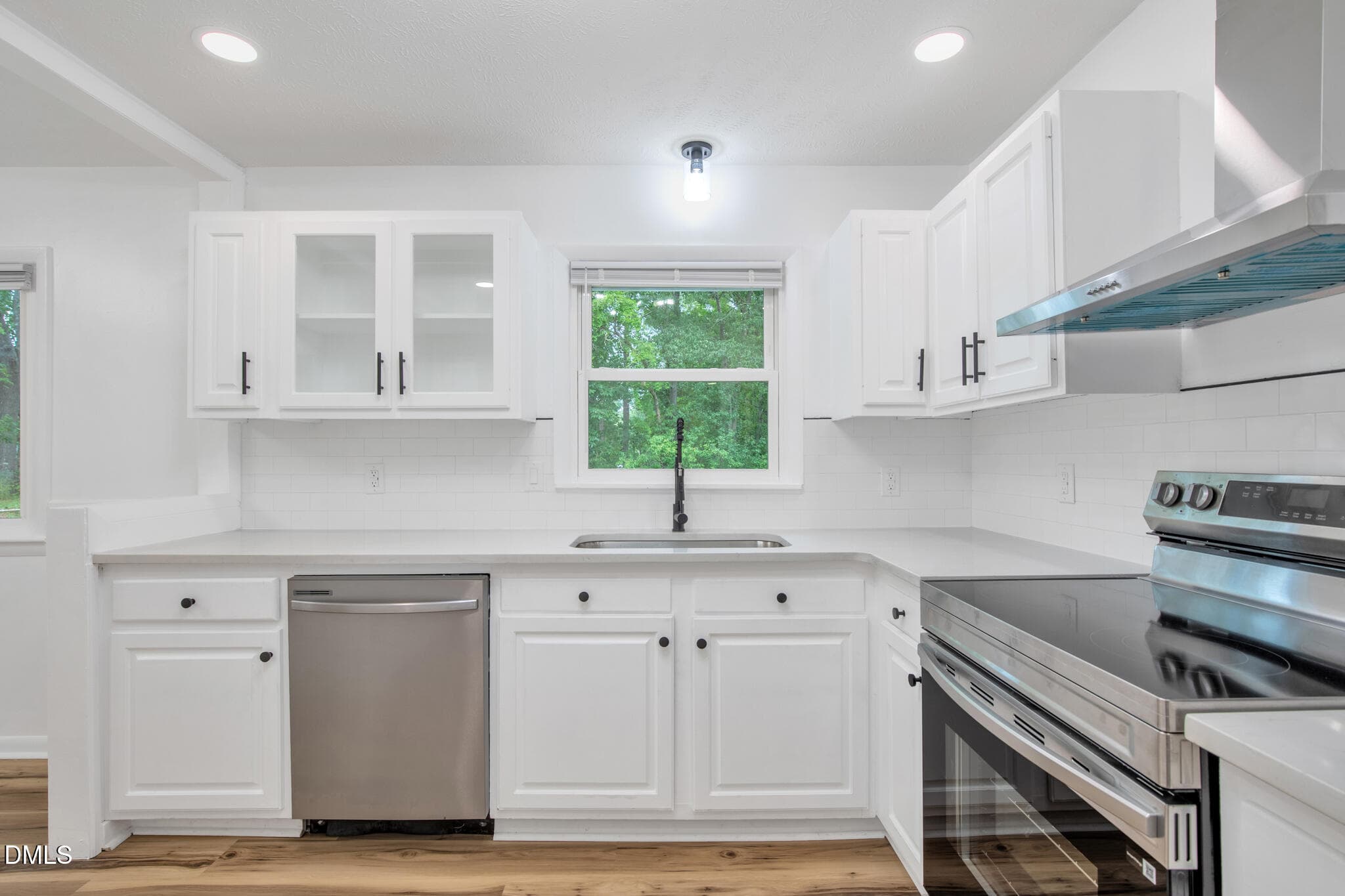 1515 Grandview Dr(14 of 39) - 1515 Grandview Drive, Fayetteville, NC 28314, Fayetteville
