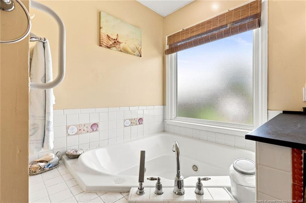 whirlpool tub - 23 Aspen Lane, Lillington, NC 27546