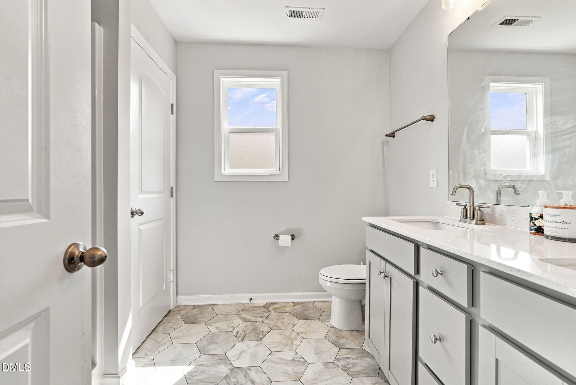 Suite Bathroom - 24 Olde Place Drive, Zebulon, NC 27597
