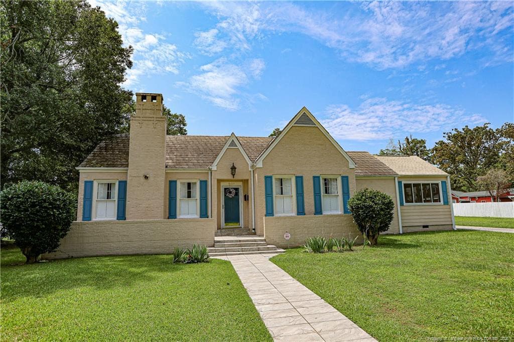 Photo 1 - 207 W 18th Street, Lumberton, NC 28358