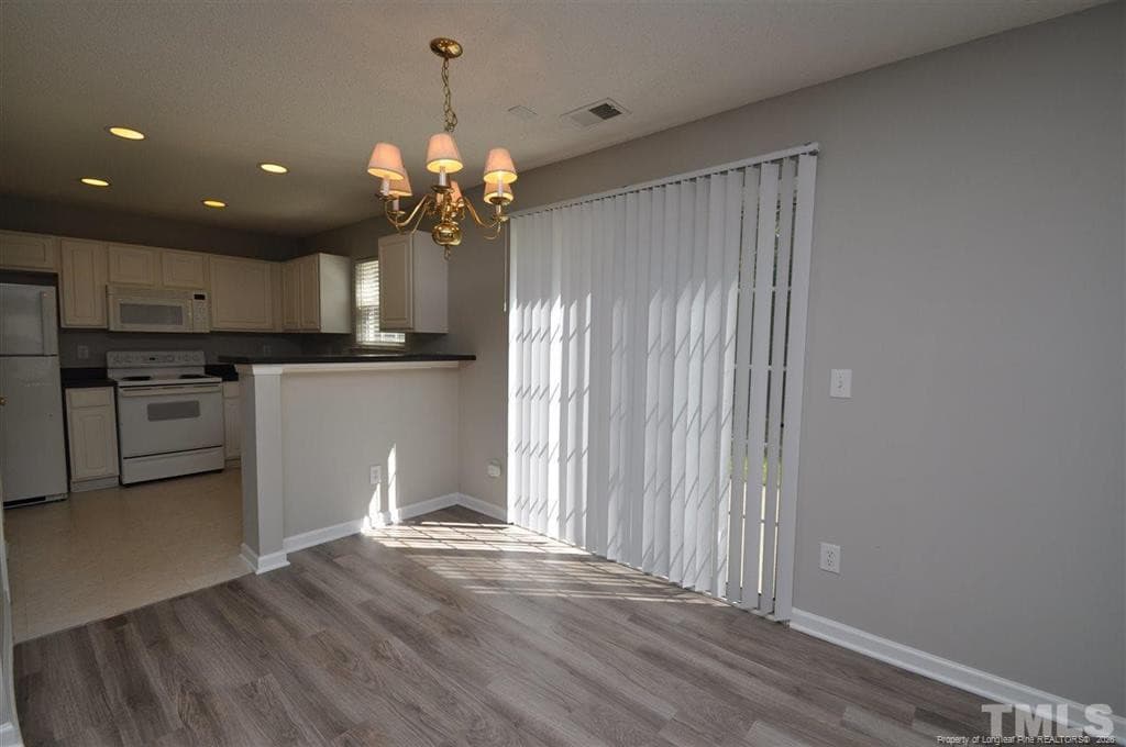 Photo #7 - 5909 Rivercliff Court, Raleigh, NC 27610