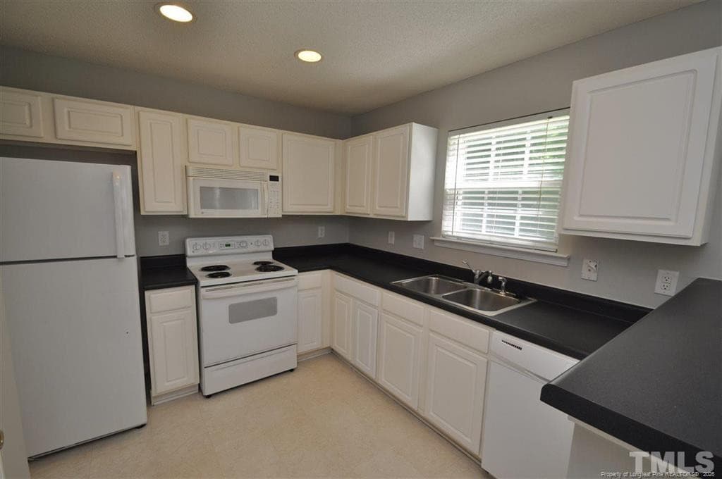 Photo #9 - 5909 Rivercliff Court, Raleigh, NC 27610