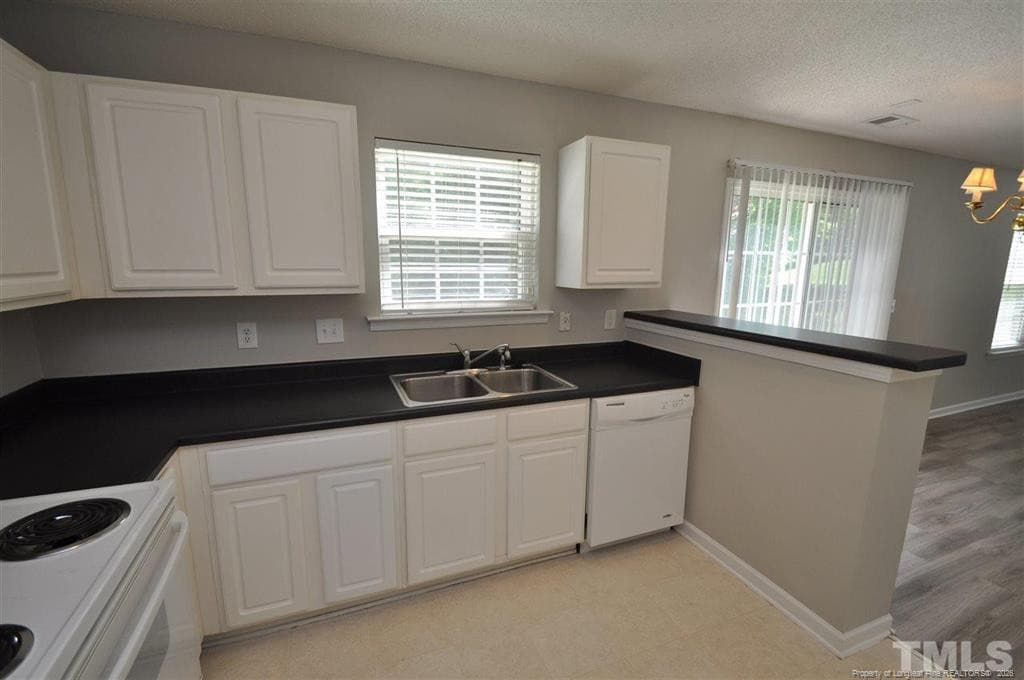 Photo #10 - 5909 Rivercliff Court, Raleigh, NC 27610