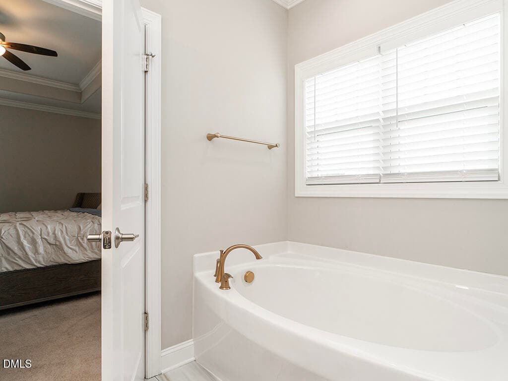 27 2125_KaneyDr PrimaryBath2_MLS - 2125 Kaney Drive, Graham, NC 27253