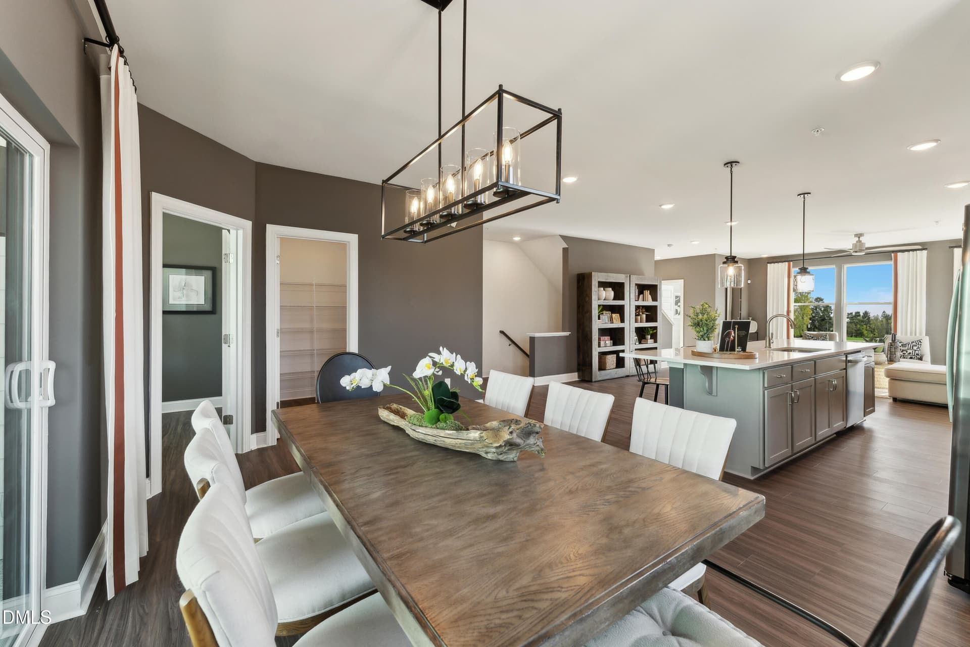 Julianne Dining 2 - 100 Ailey Brook Way #200, Wake Forest, NC 27587