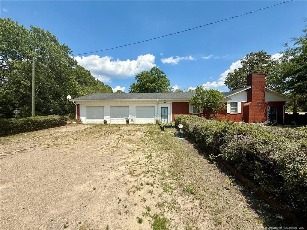 Photo 2 - 3030 Cumberland Road, Fayetteville, NC 28306, Fayetteville