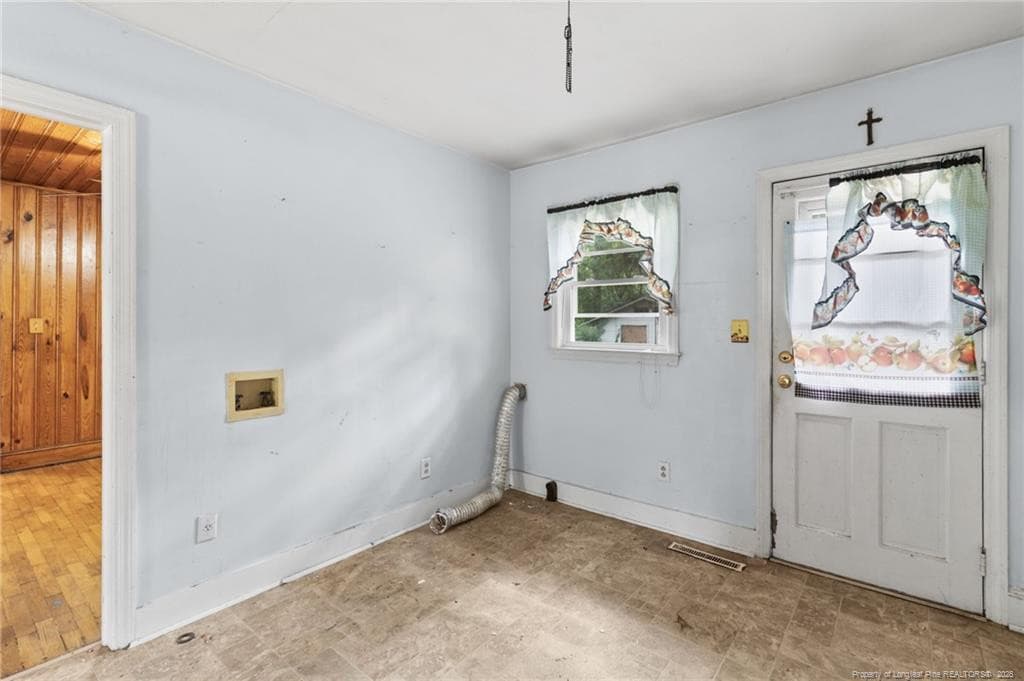 Kitchen w Washer & Dryer Hook ups - 5427 Birch Road, Fayetteville, NC 28304, Fayetteville