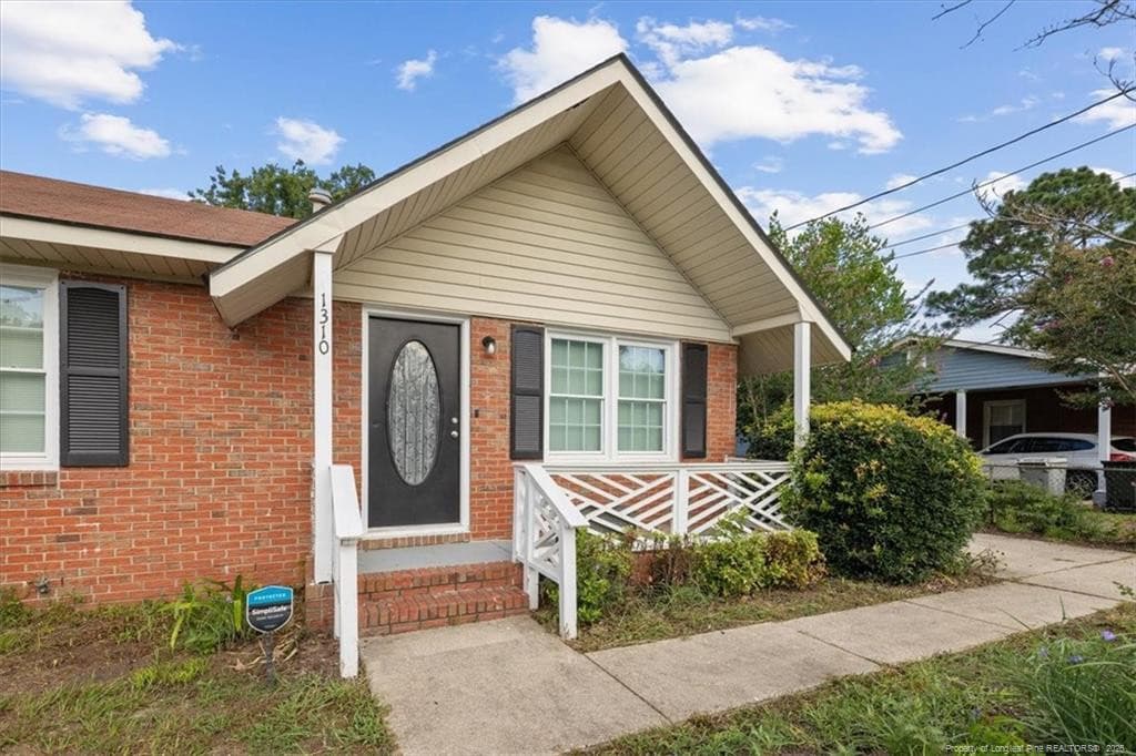 Photo 2 - 1310 Camelot Drive, Fayetteville, NC 28304, Fayetteville