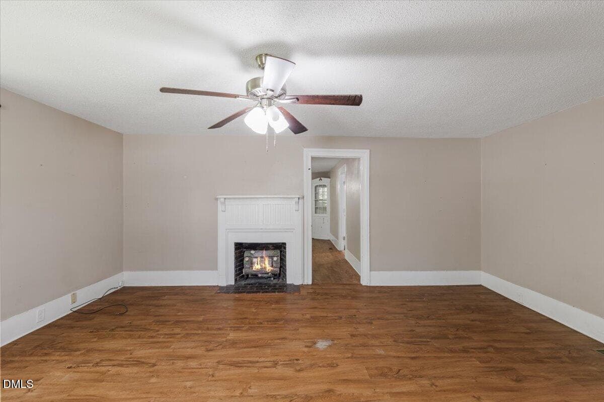 09-700 N Webb St - 700 N Webb Street, Selma, NC 27576