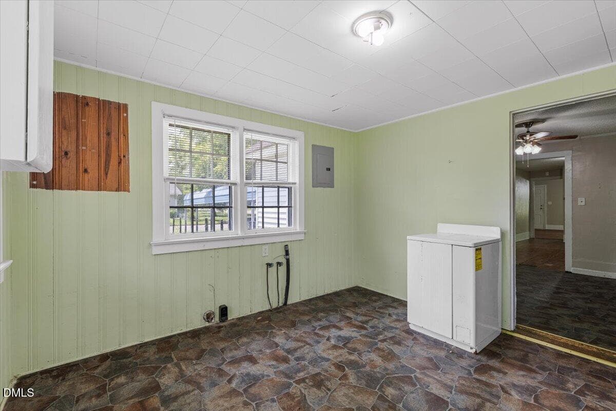 28-700 N Webb St - 700 N Webb Street, Selma, NC 27576