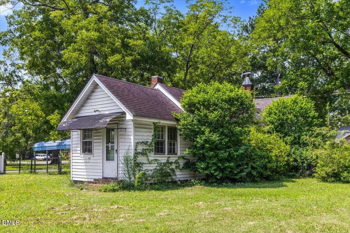 33-700 N Webb St - 700 N Webb Street, Selma, NC 27576