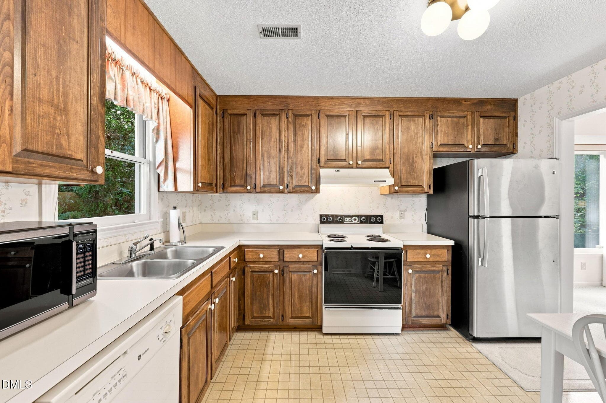 Kitchen - 5444 Sharpe Drive, Raleigh, NC 27612, Raleigh
