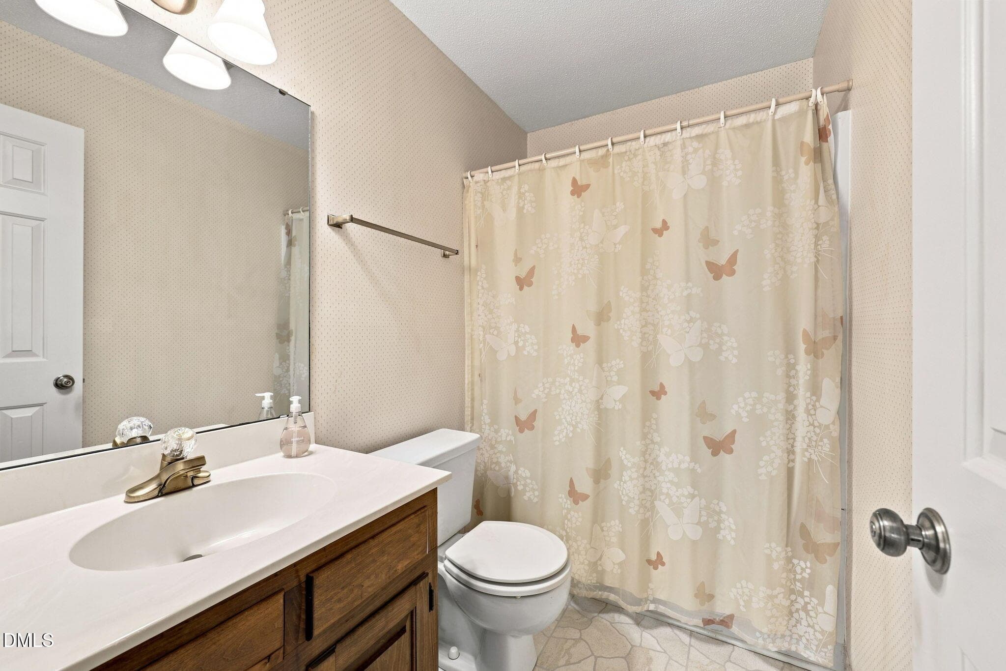 Guest Bathroom - 5444 Sharpe Drive, Raleigh, NC 27612, Raleigh