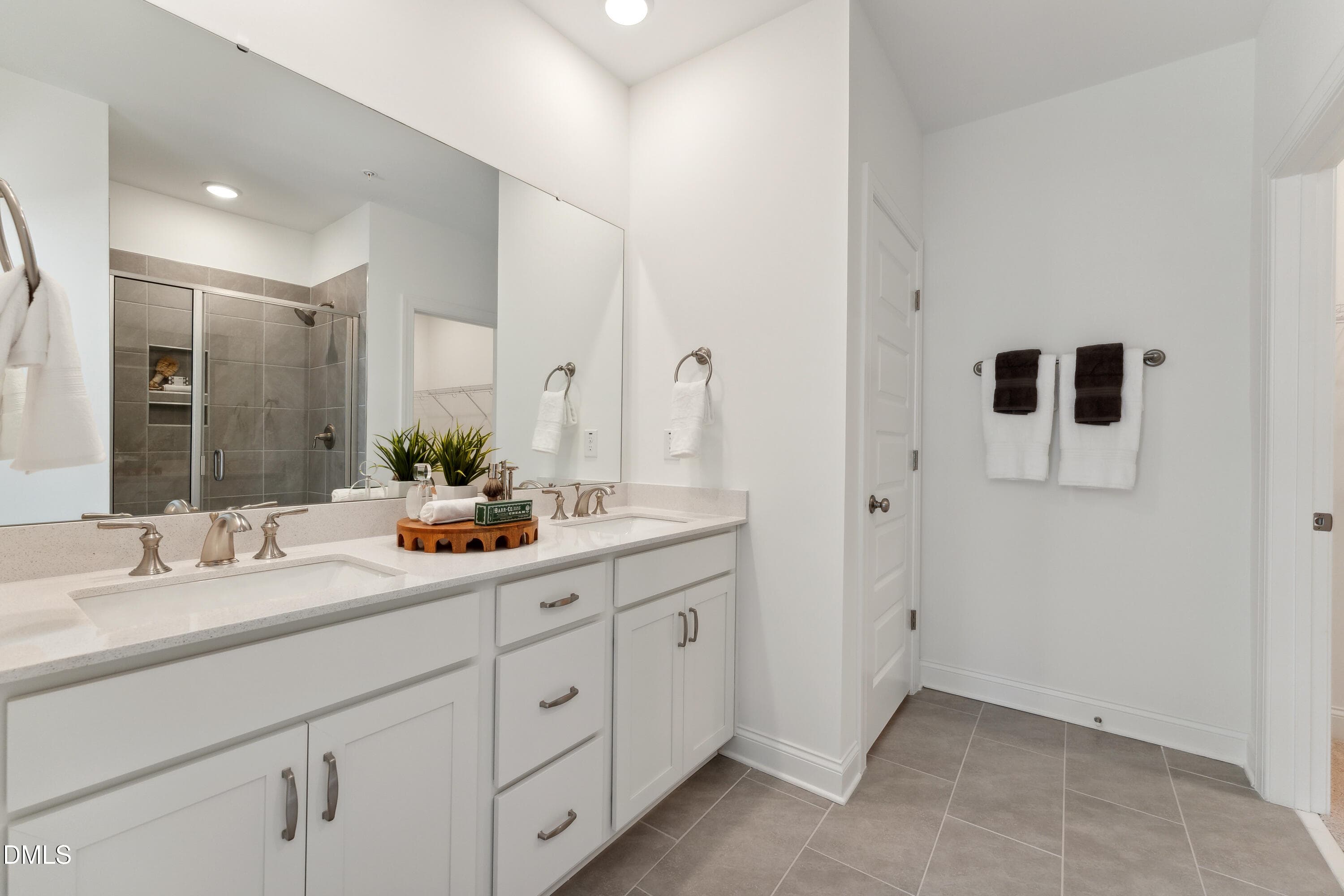 P_RAL_GRY_Tessa_INT_PBTH_2 - 1305 Granholm Road 101, Cary, NC 27519, Cary
