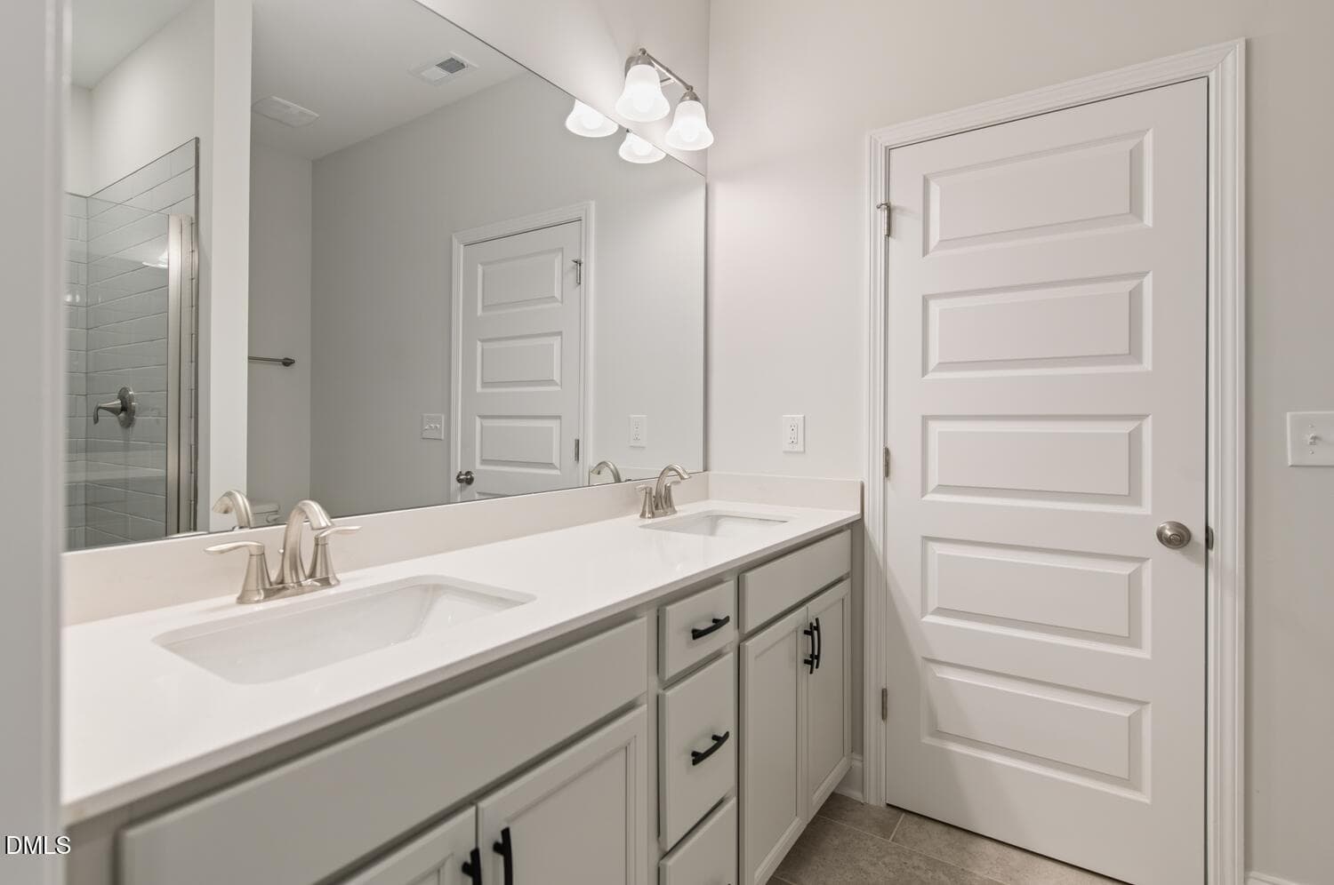 1st floor bath - 4415 Dominion Crest Drive, Apex, NC 27523
