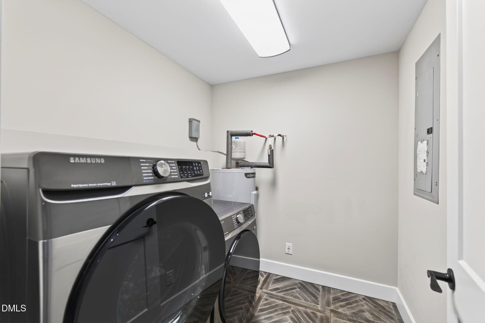 19-web-or-mls-P1036419 - 309 N Maple Street, Graham, NC 27253