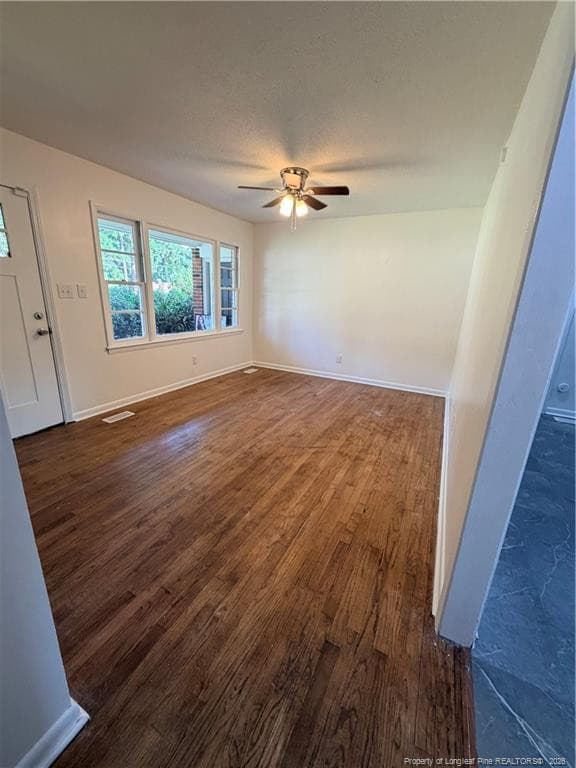 Photo 2 - 1932 Ashton Road, Fayetteville, NC 28304, Fayetteville