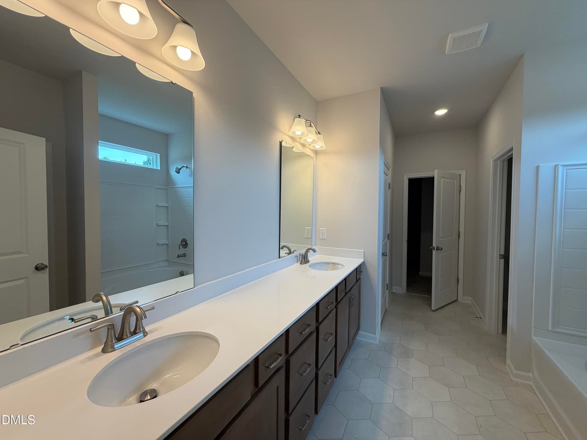 Spa Ensuite - 300 Allegheny Drive, Sanford, NC 27330
