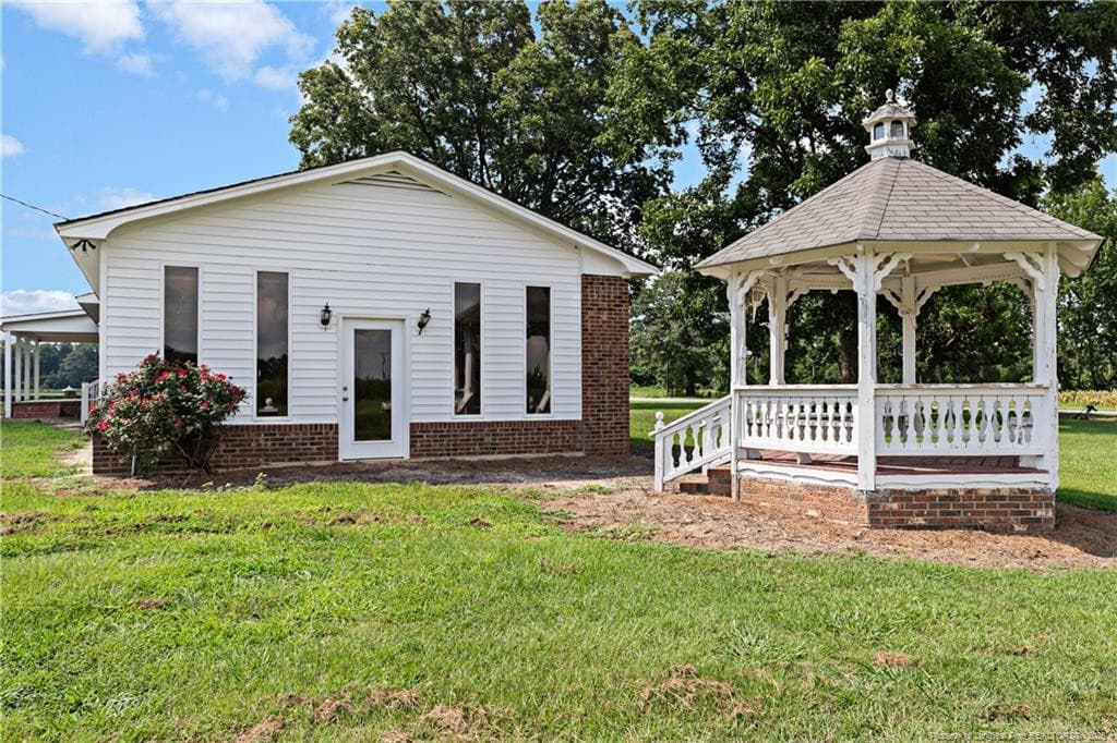 Photo 32 - 12785 421 Highway N, Newton Grove, NC 28366