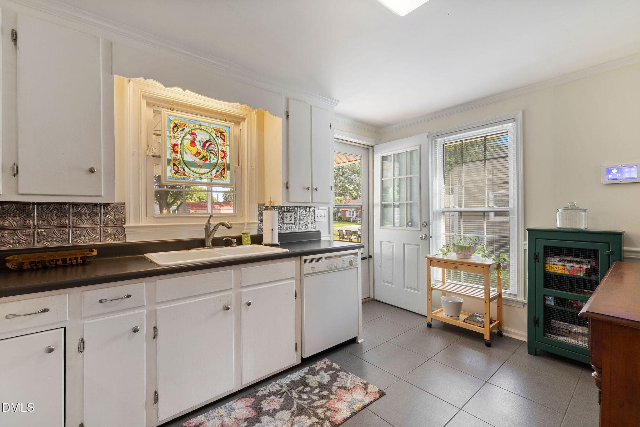 Kitchen - 313 N Breazeale Avenue, Mount Olive, NC 28365, Mount Olive