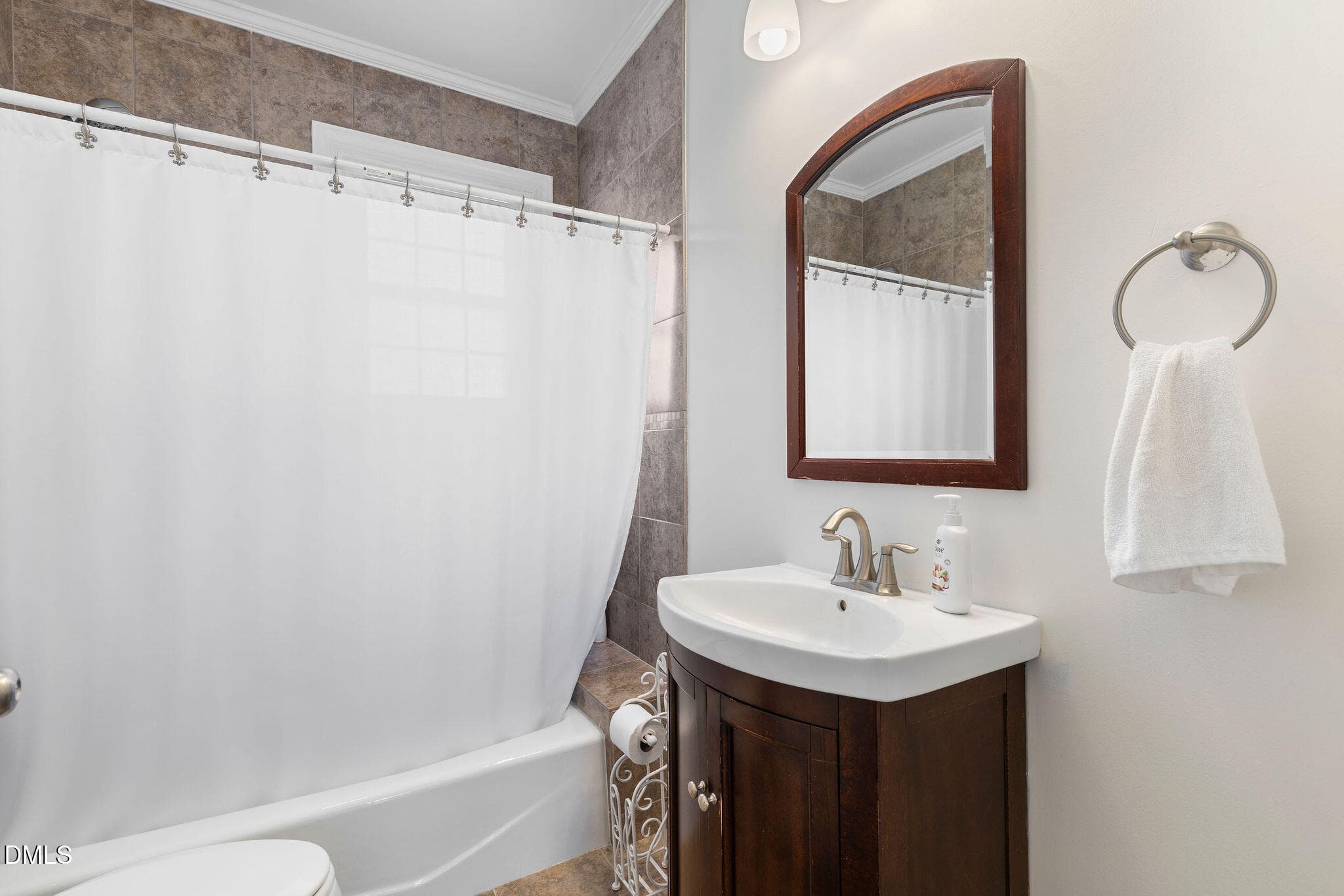 Bathroom - 313 N Breazeale Avenue, Mount Olive, NC 28365, Mount Olive