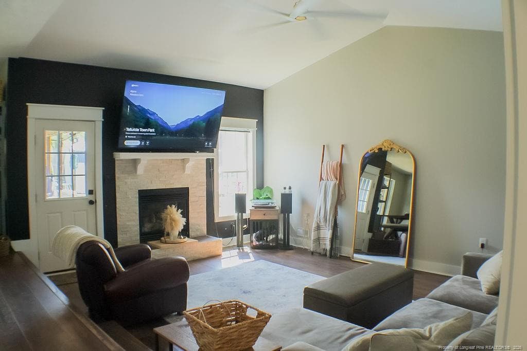 Photo 4 - 512 Ashdown Place, Fayetteville, NC 28311