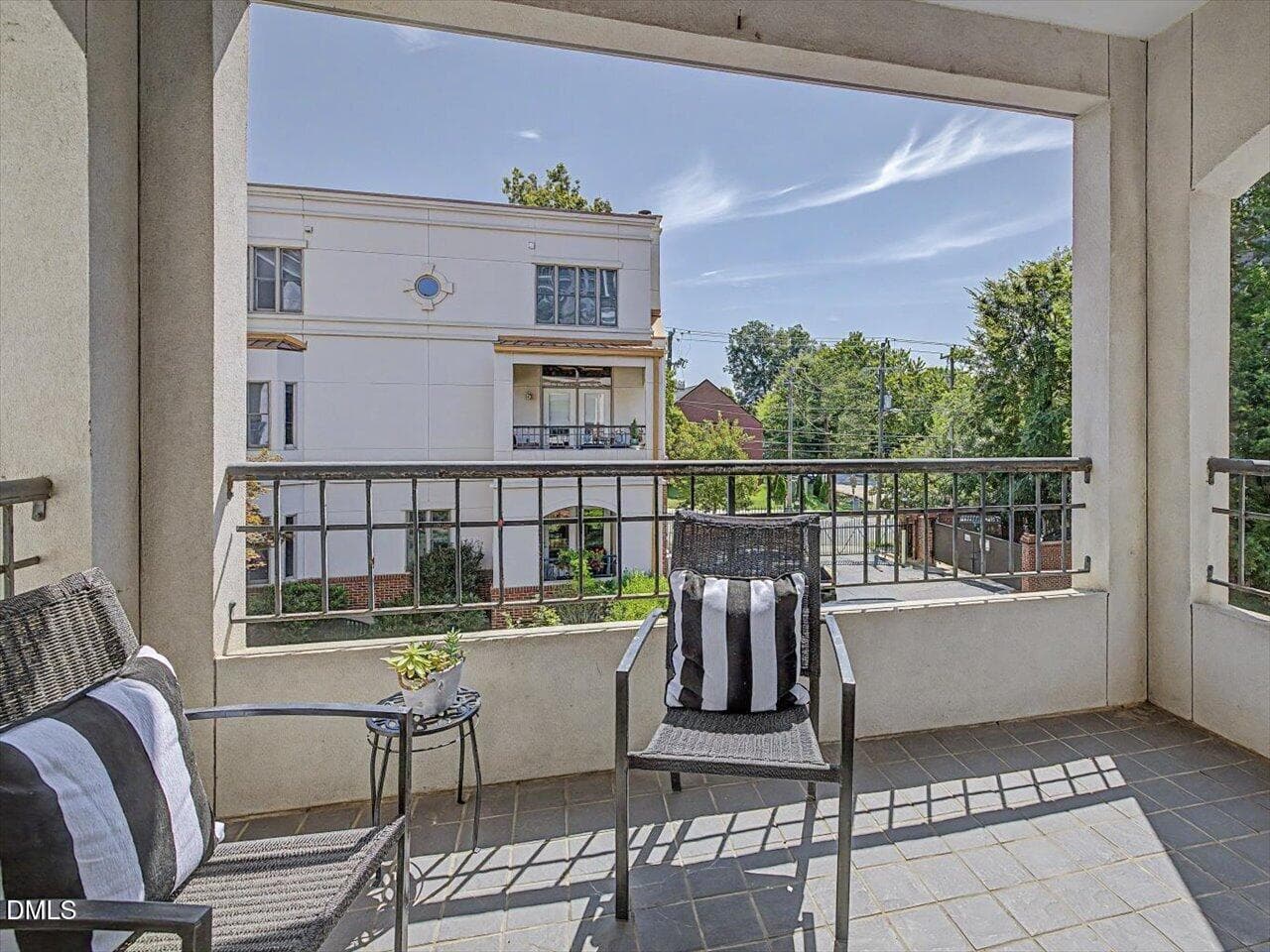 39-Covered Porch - 274 E Davie Street 274, Raleigh, NC 27601, Raleigh