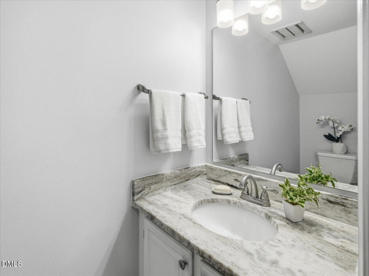 43-Half Bath - 274 E Davie Street 274, Raleigh, NC 27601, Raleigh
