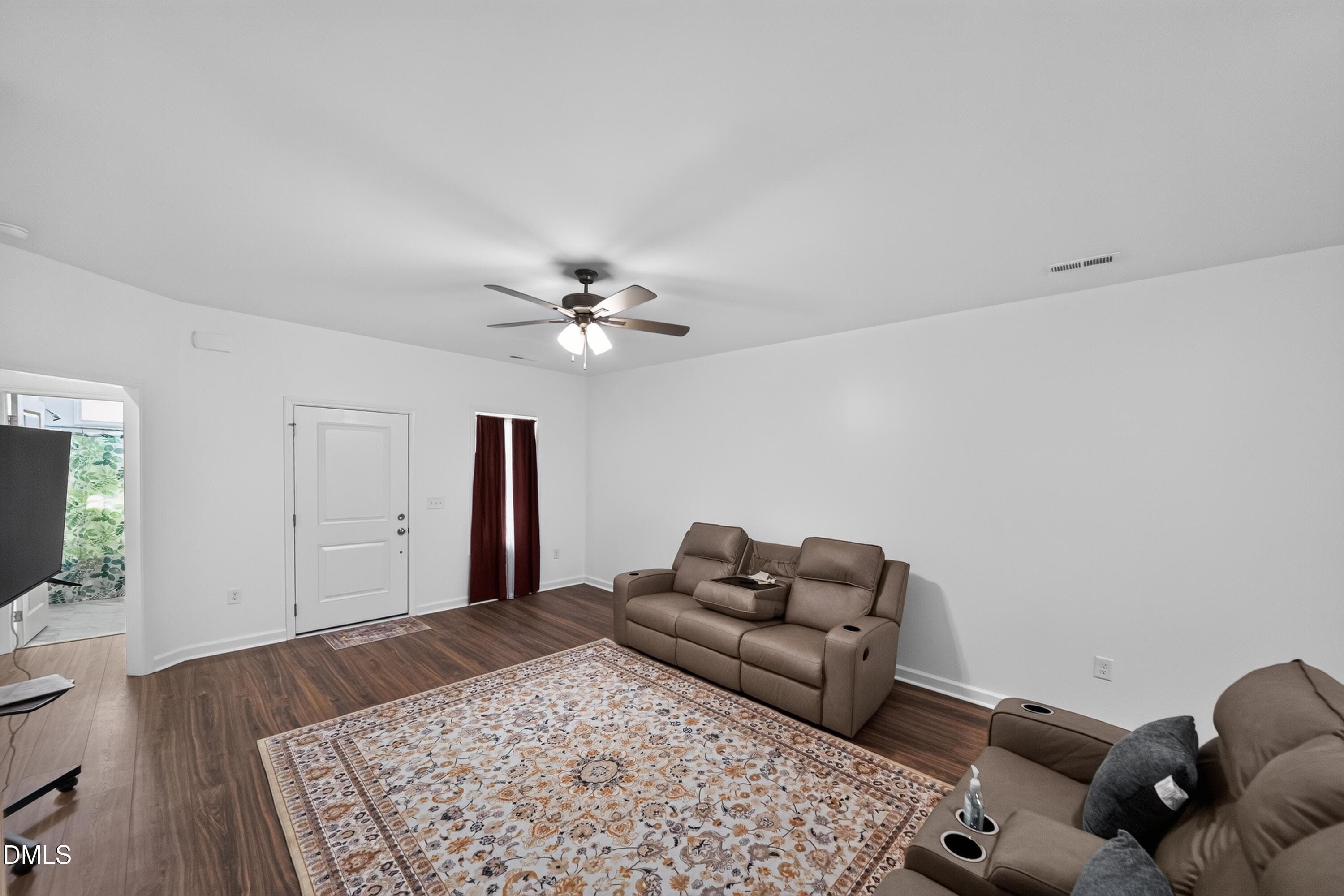 11_107_Sagewood_Dr-Living_room-0651 - 107 Sagewood Drive, Dudley, NC 28333, Dudley