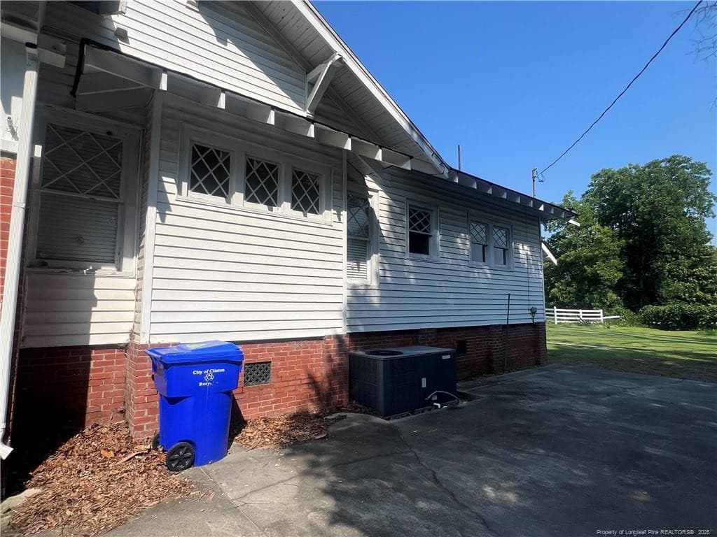 Photo 3 - 512 Sunset Avenue, Clinton, NC 28303