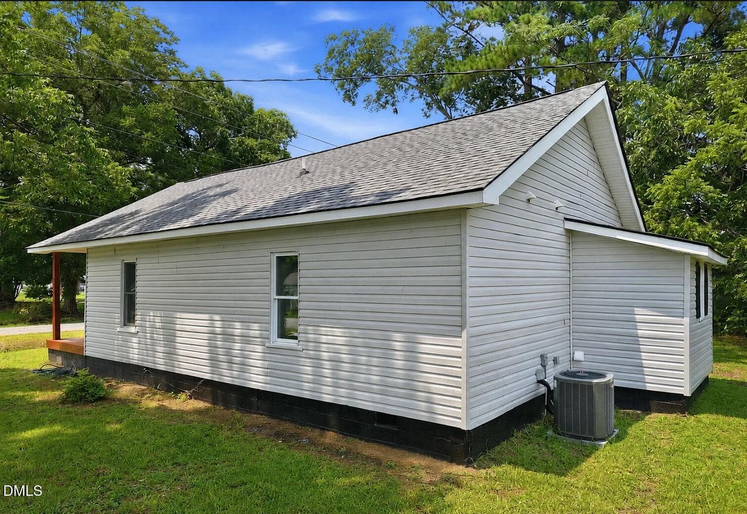 7AEC69C8-A26C-4FFD-8940-2DFBBA80EF7E - 302 W 1st Street, Princeton, NC 27569