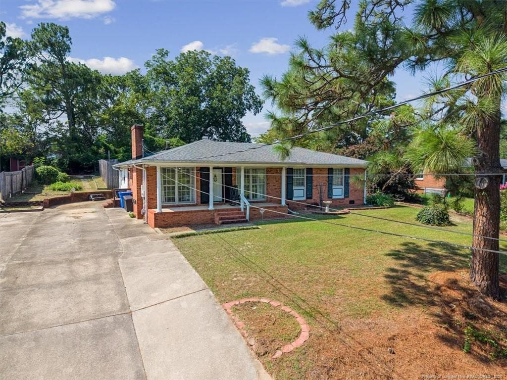 Photo 2 - 1938 Martindale Drive, Fayetteville, NC 28304, Fayetteville