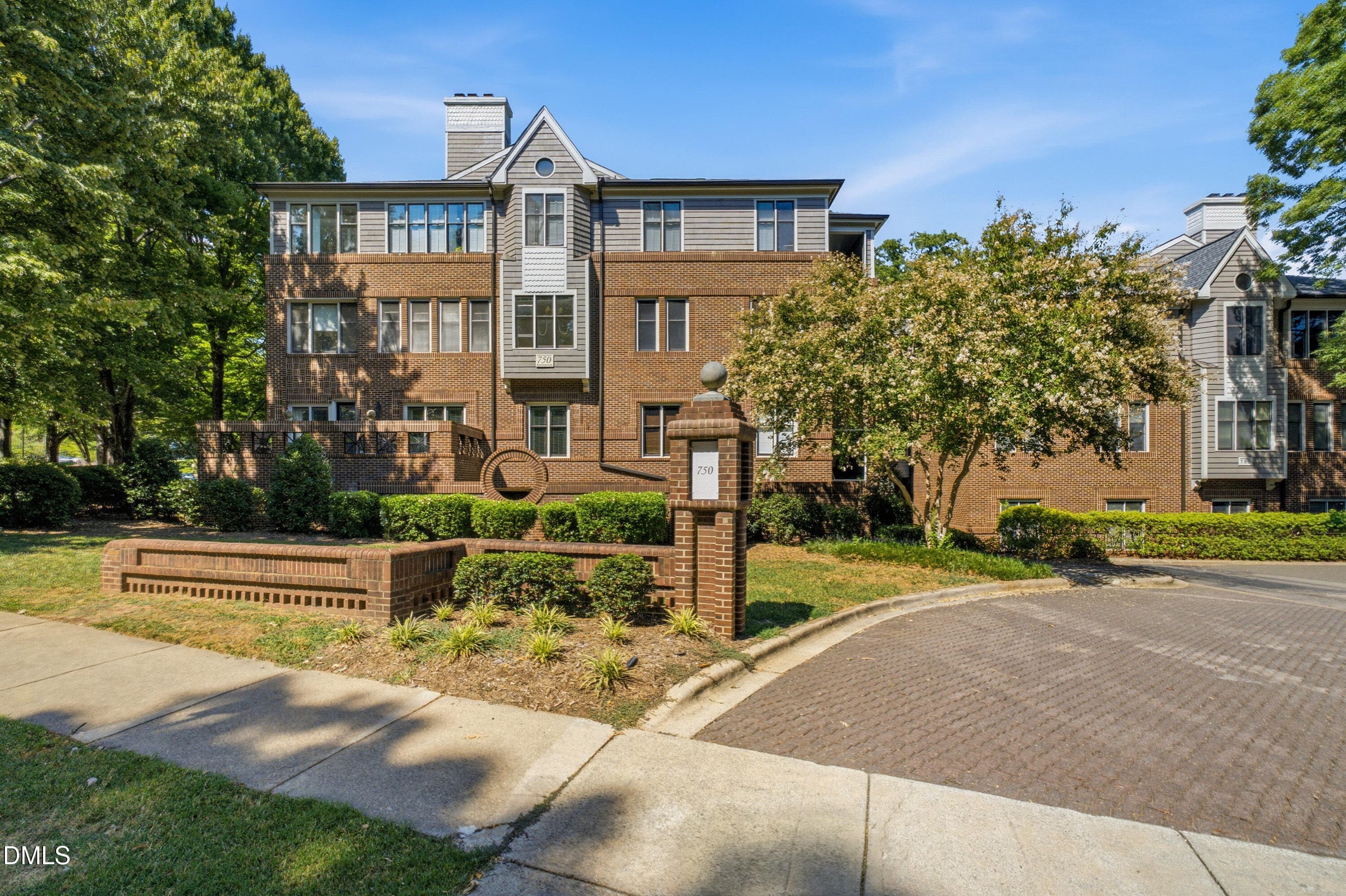 750 Washington St #302-36 - 750 Washington Street 302, Raleigh, NC 27605, Raleigh